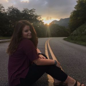 Meet your Posher, Abby